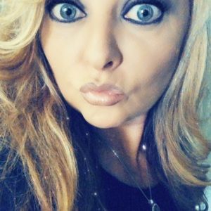 Meet your Posher, Dana